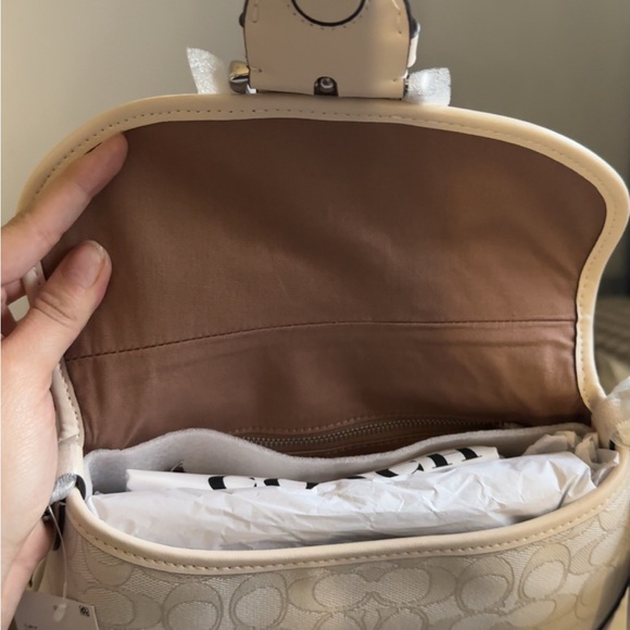 Soho Flap Bag In Signature Jacquard - Picture 3 of 9